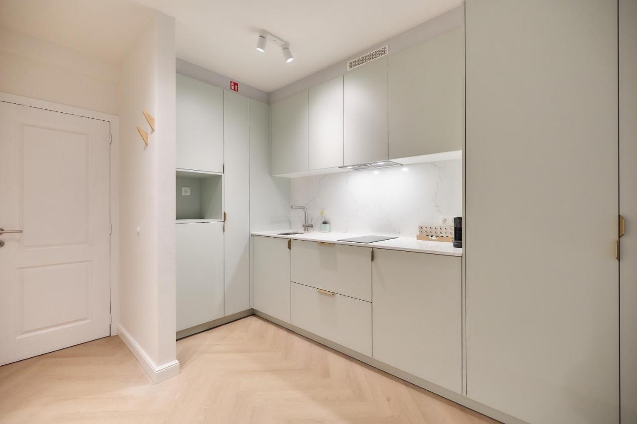 Studio By Juliz - Top Location At The Beach & In City Center! Ostende Extérieur photo